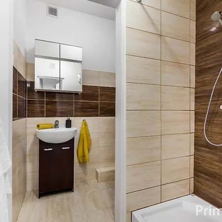 Проживання в сім'ї Prime Centrum 1 *